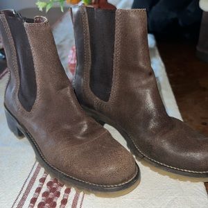 MIA BROWN BOOTS SIZE 6
